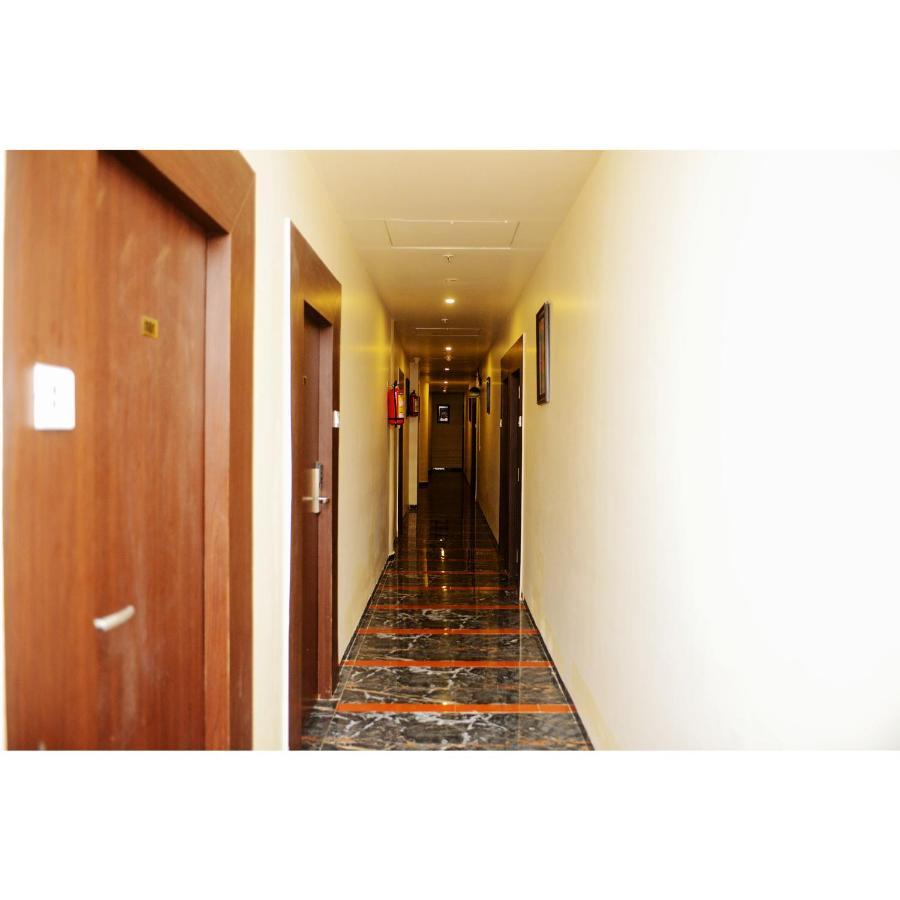 Hotel Elite Continental- Near Mumbai International Airport Andheri East エクステリア 写真