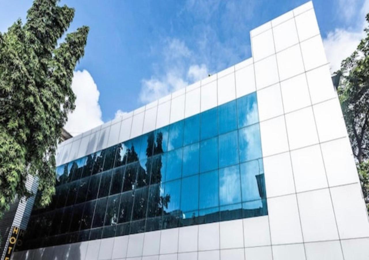 Hotel Elite Continental- Near Mumbai International Airport Andheri East エクステリア 写真