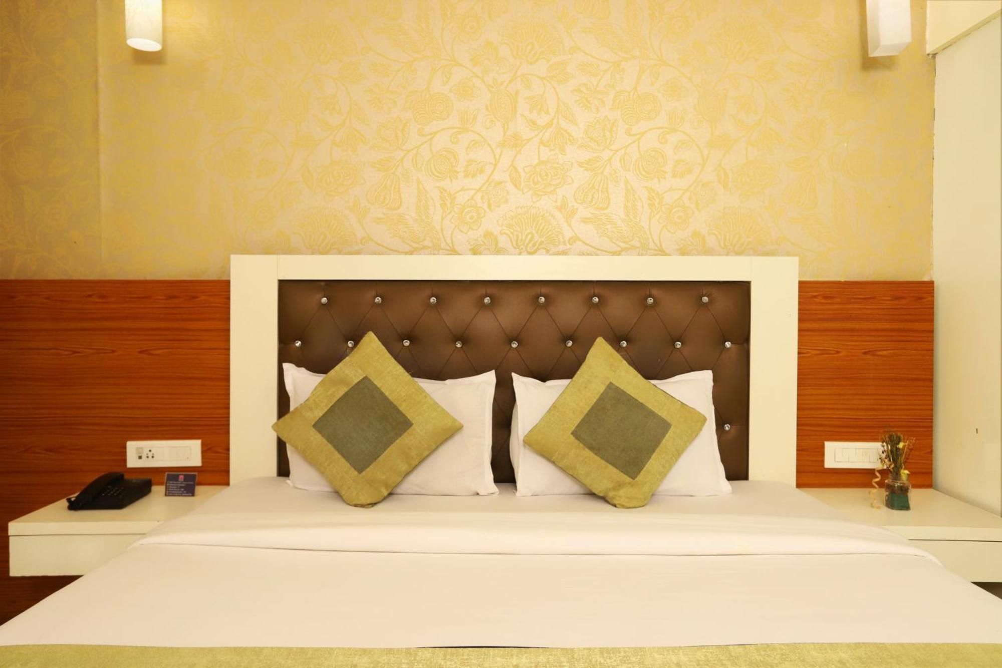 Hotel Elite Continental- Near Mumbai International Airport Andheri East エクステリア 写真