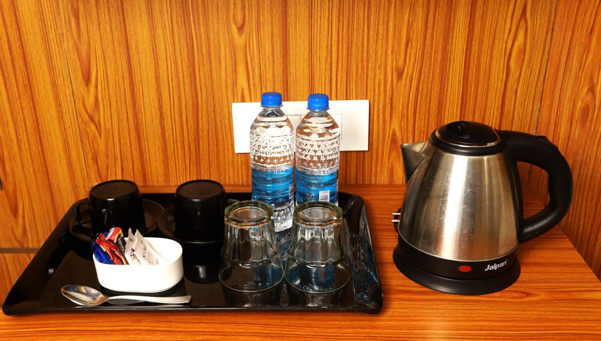 Hotel Elite Continental- Near Mumbai International Airport Andheri East エクステリア 写真